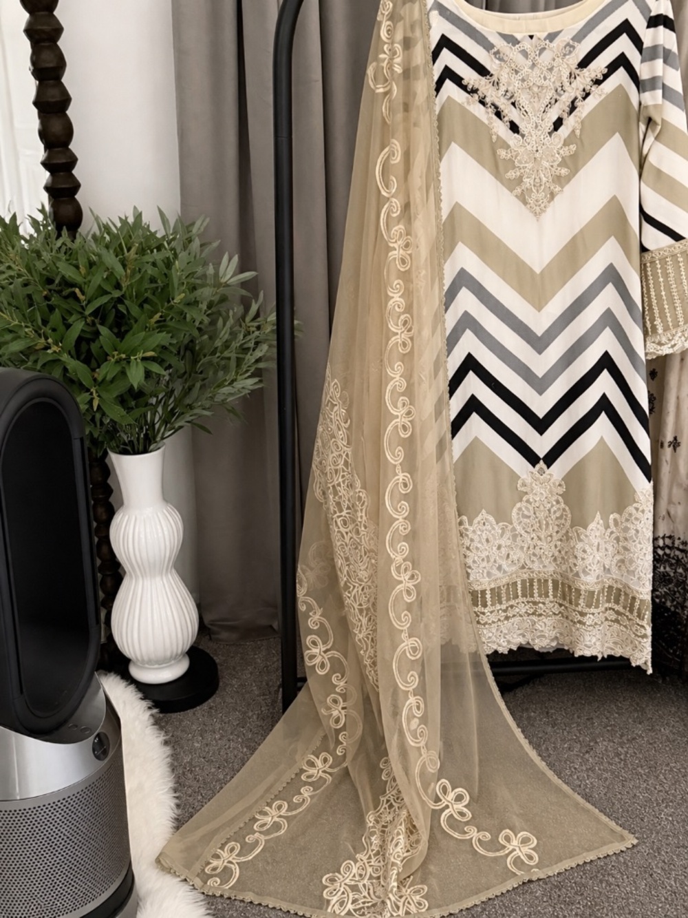 Maria B Luxury Lawn Embroidered Suit – Elegant Chevron Design